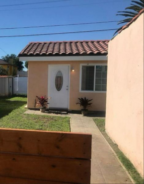 Cozy Serene Studio Backhouse w parking near it all